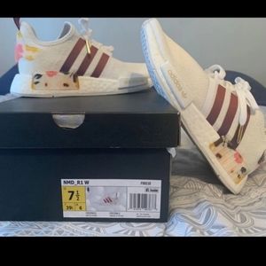 adidas NMD R1